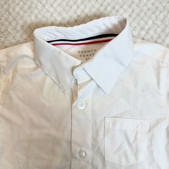 White Collared Button Down size 2T NWOT - Picture 2 of 3